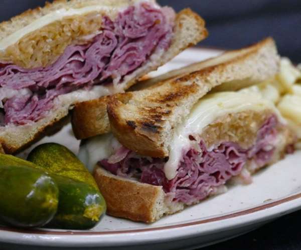 Corned beef reuben